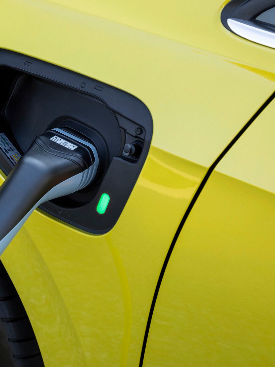 Volkswagen Golf e-Hybrid