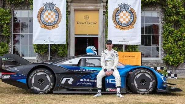 Ромен Дюма с Volkswagen ID.R в Goodwood Festival of Speed през 2019 година