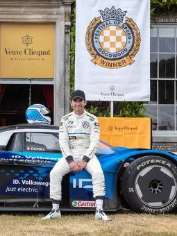 Ромен Дюма с Volkswagen ID.R в Goodwood Festival of Speed през 2019 година