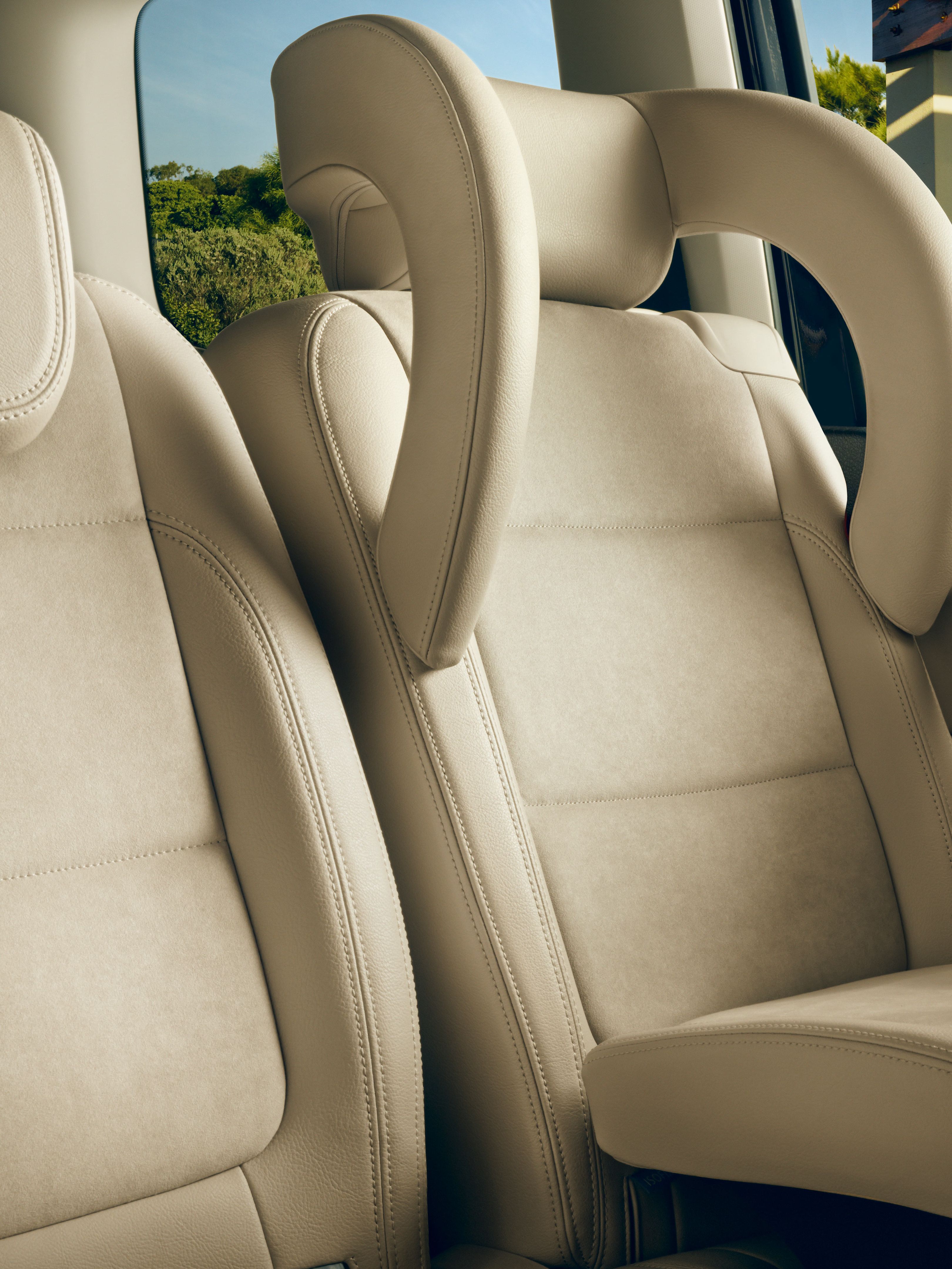 vw volkswagen familienauto integrierter kindersitz