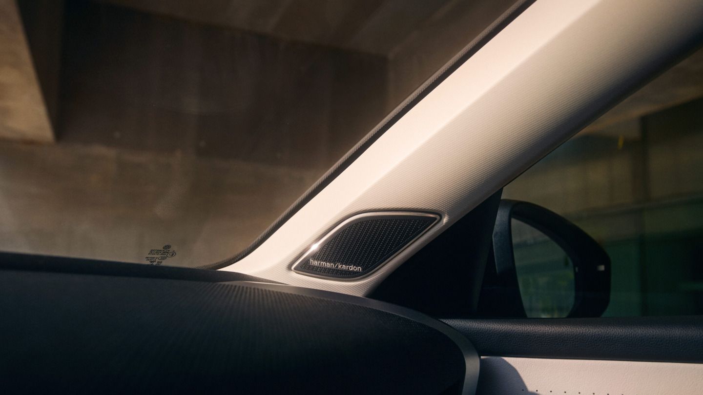 Високоговорител Harman Kardon в интериора на Volkswagen