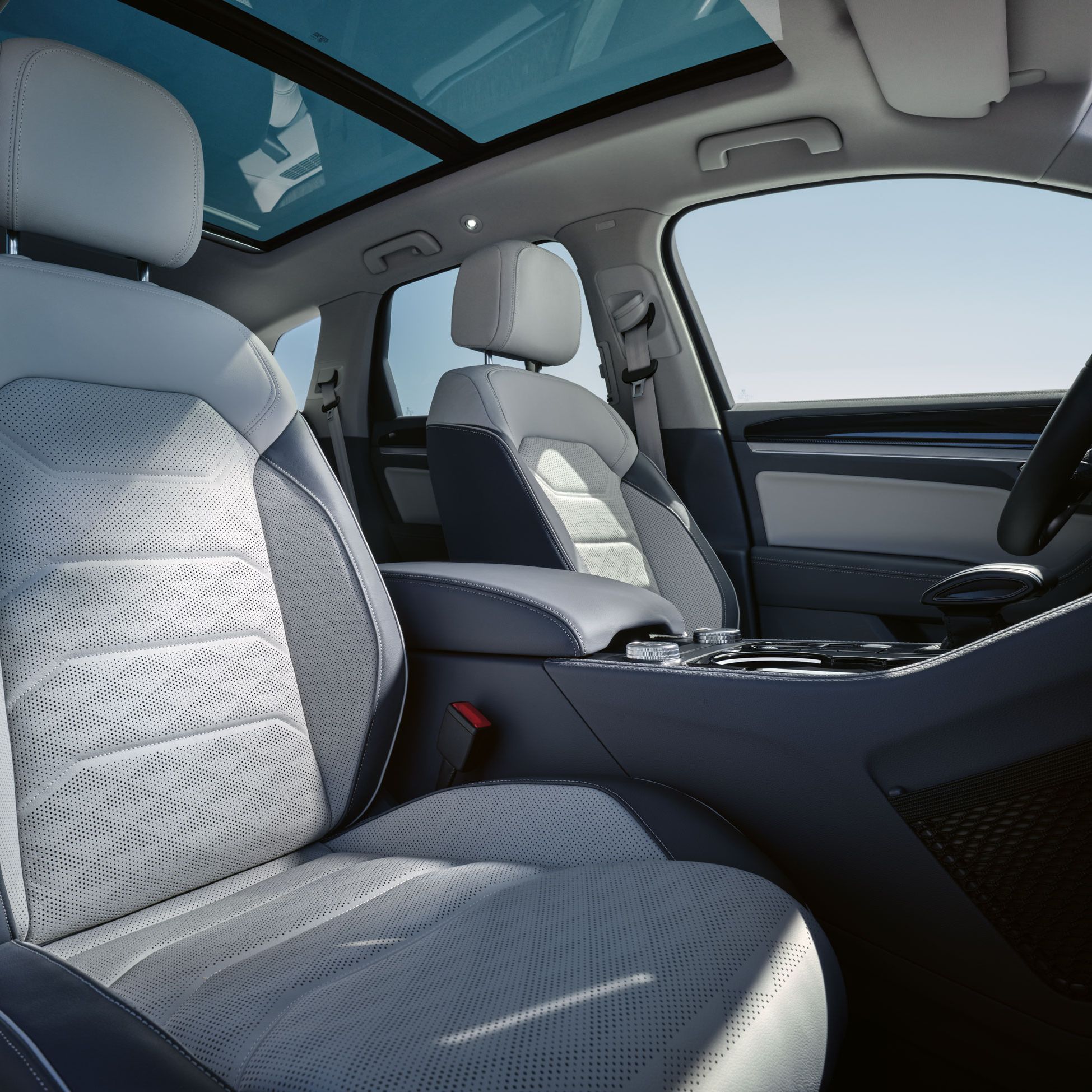 VW Touareg - вътрешно оборудване