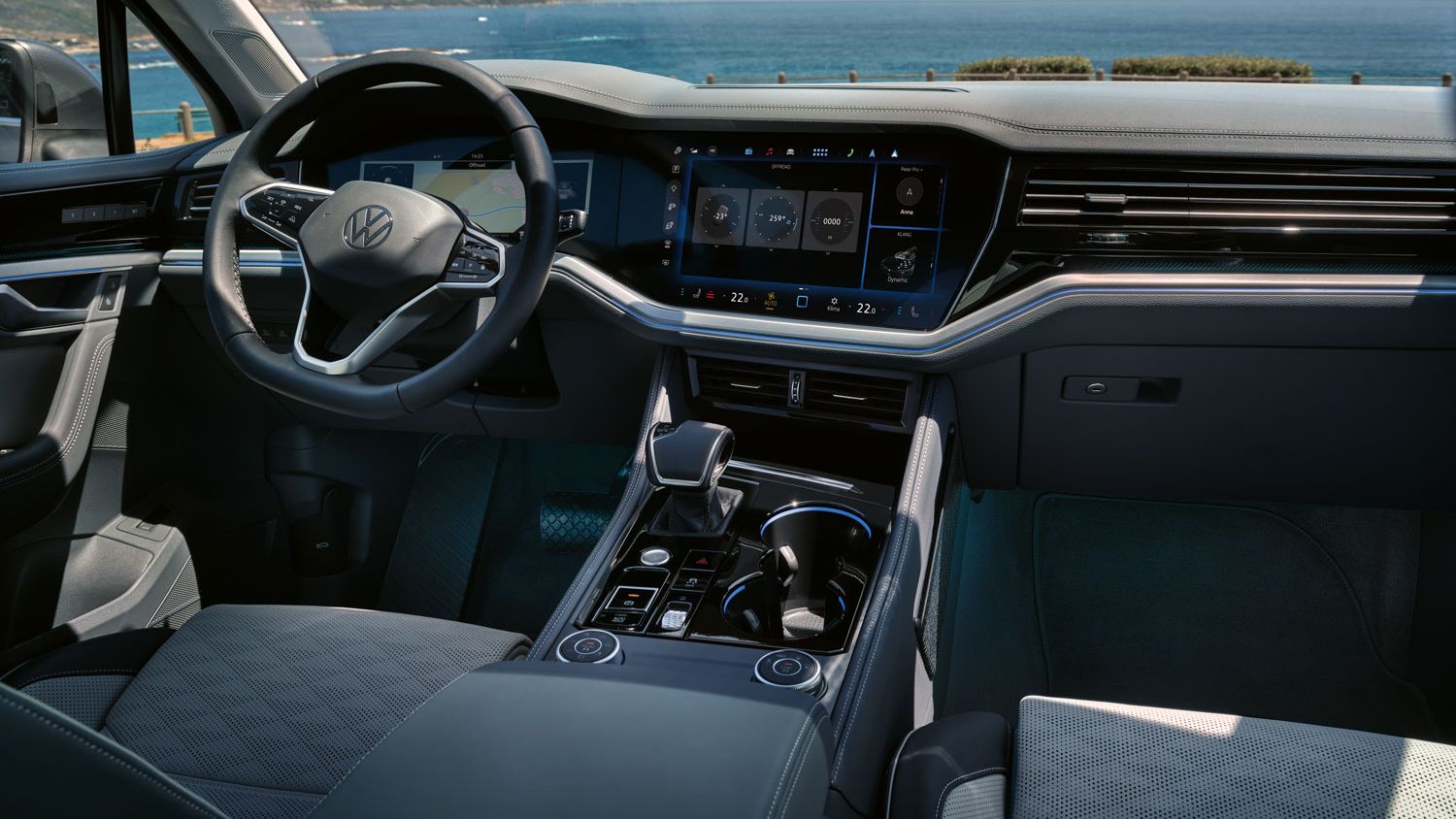 Изглед към арматурното табло с Innovision Cockpit във VW Touareg Elegance.