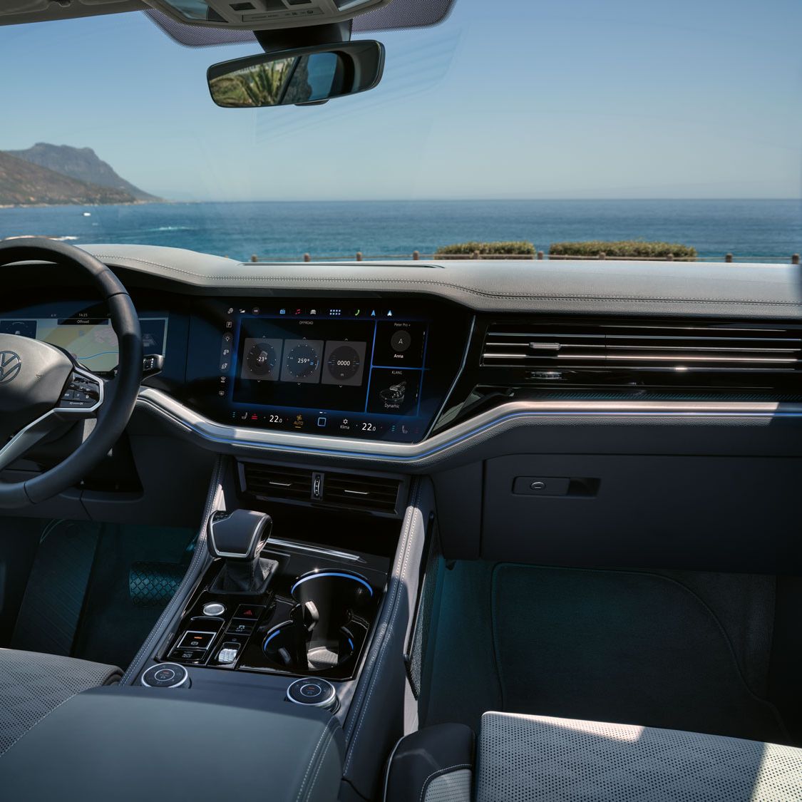 Изглед към арматурното табло с Innovision Cockpit във VW Touareg Elegance.