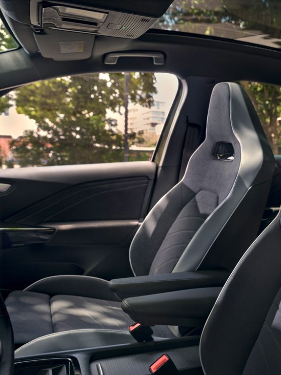 Поглед към електрическата Top-спортна седалка във VW ID.3 с масажна функция и висококачествена тапицерия.