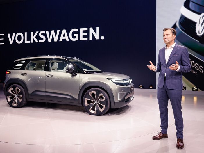 Представяне на Volkswagen ID. Cross Concept по време на премиера с надпис TRUE VOLKSWAGEN