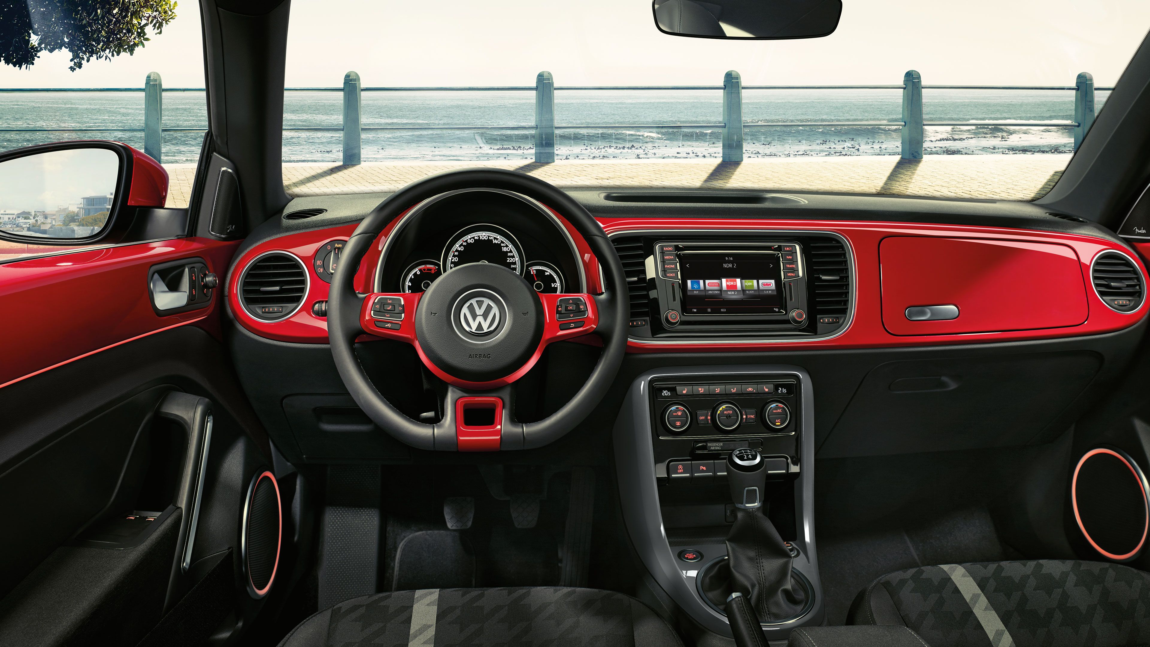 VW Beetle интериор и кокпит