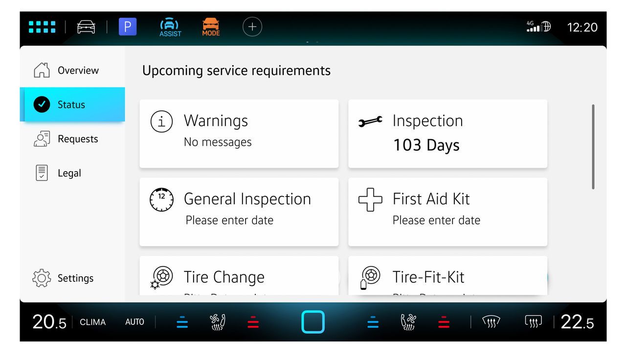 Екран на инфотейнмънт системата с преглед на обслужването в приложението In-Car Vehicle Service