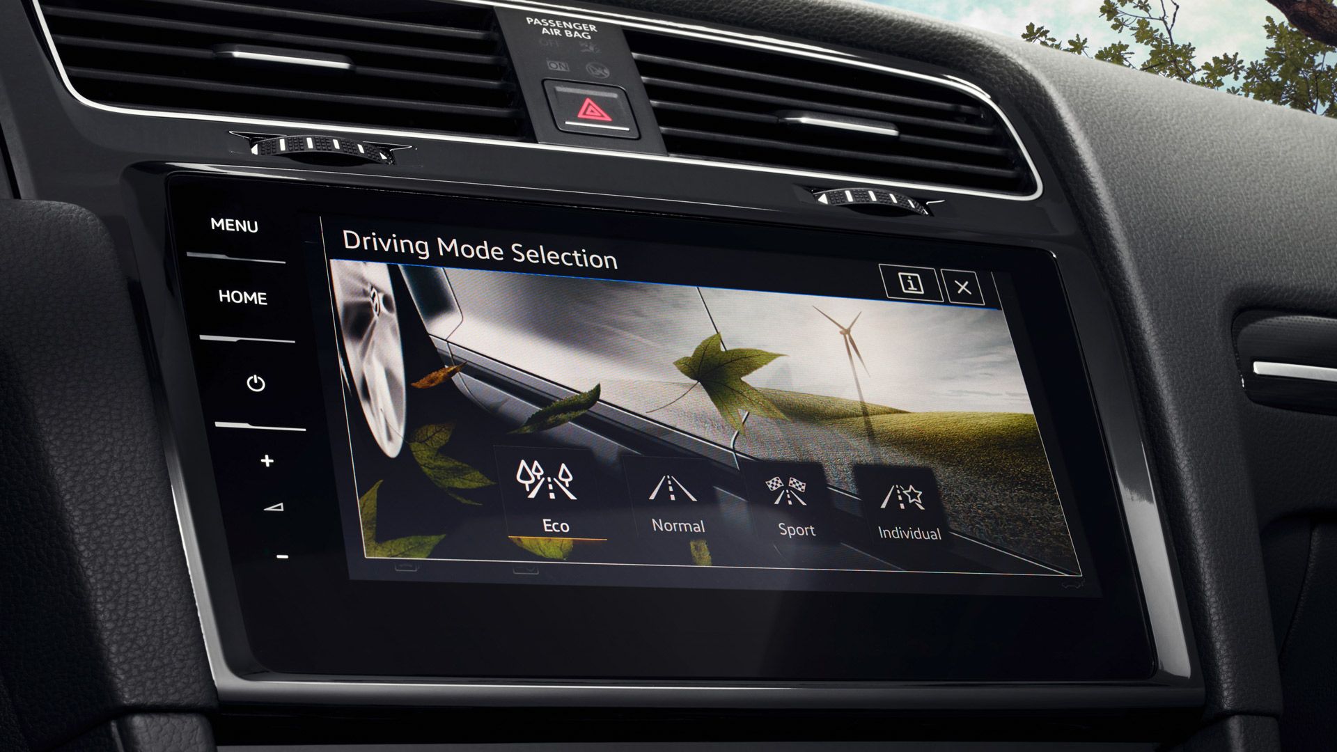 Дисплей на Volkswagen Golf с опции Eco, Normal, Sport и Individual за персонализиране на шофирането