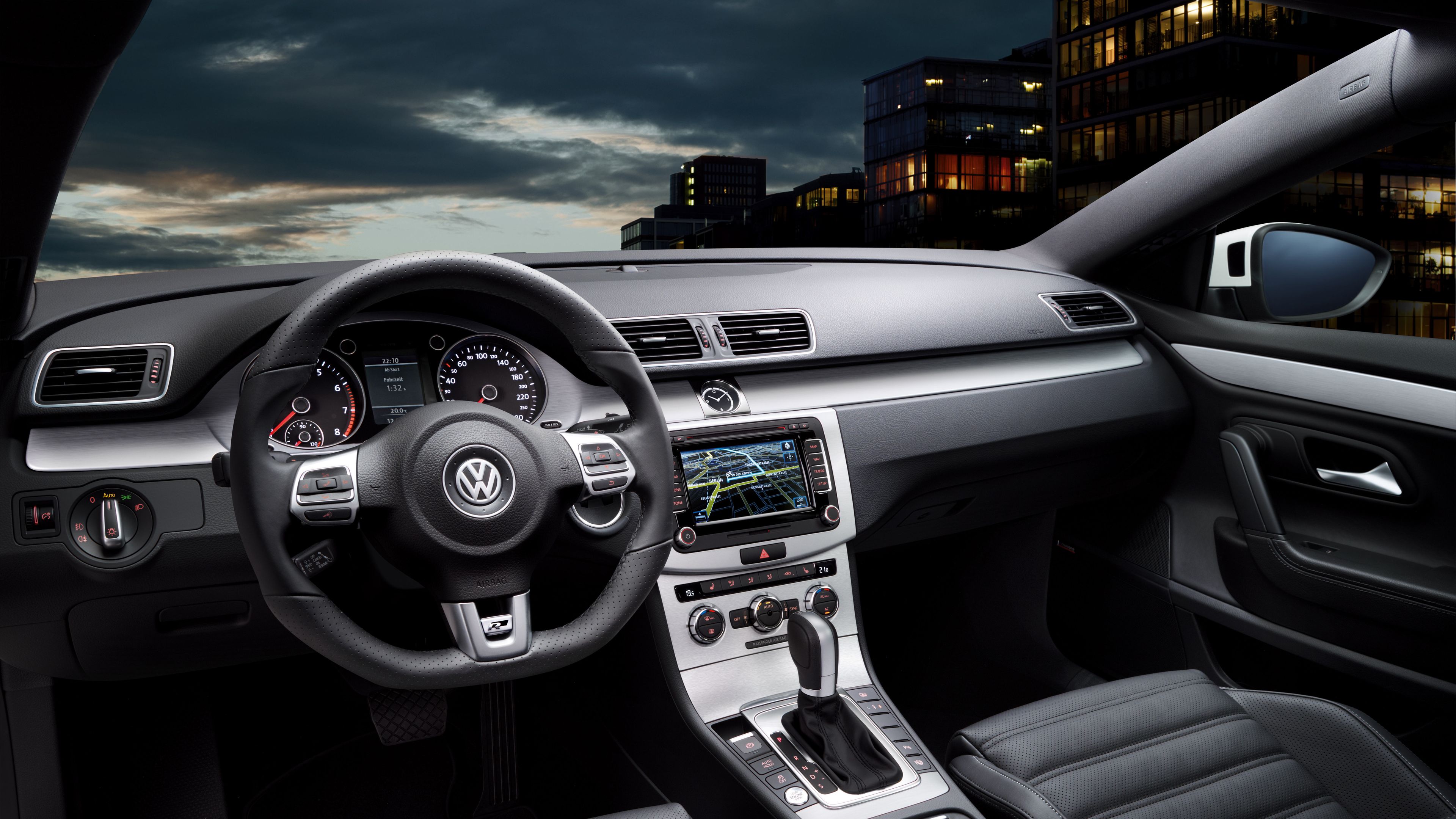 Представен е кокпитът на Volkswagen CC R-Line
