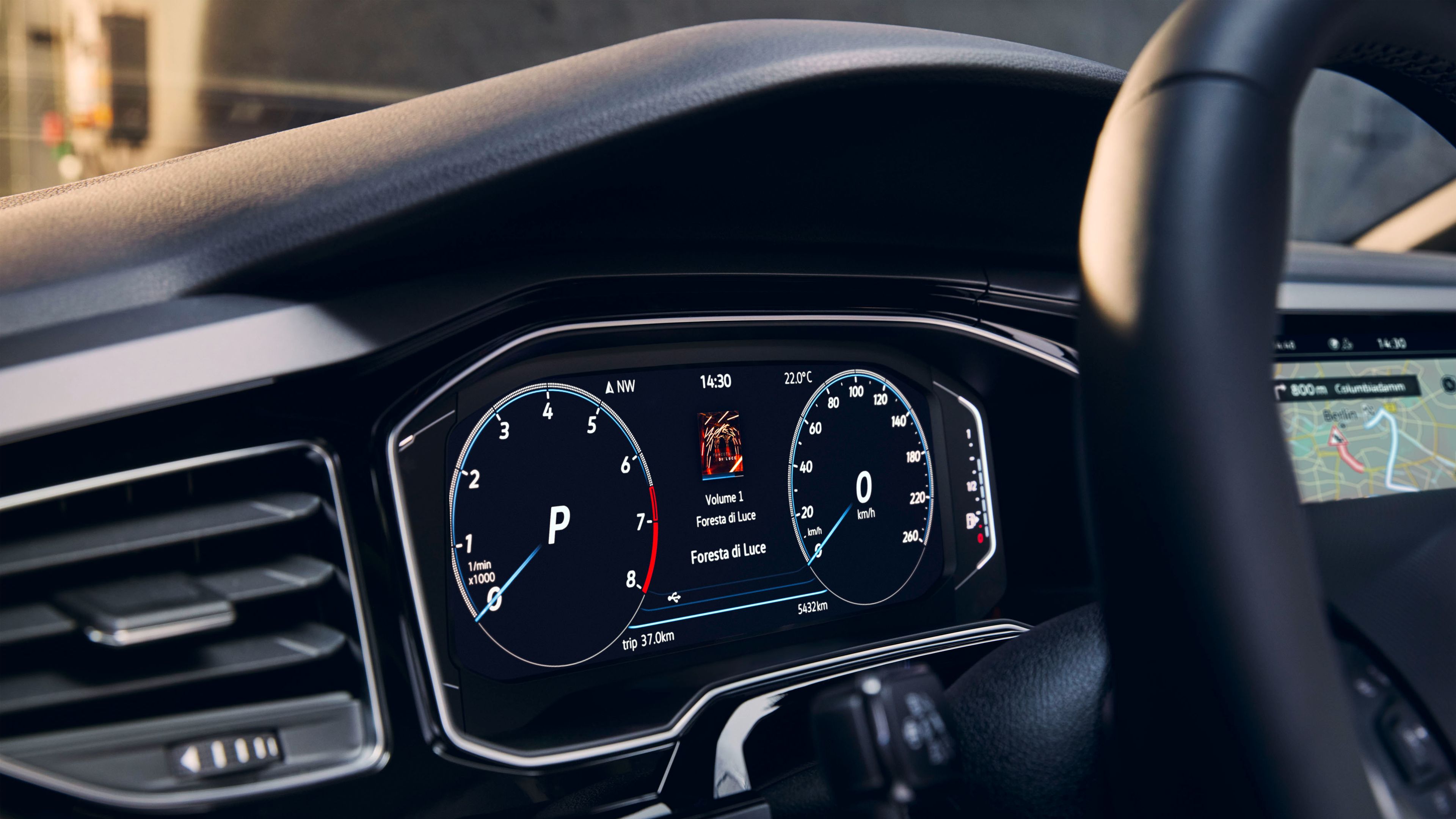 Детайлен поглед към предлагания като опция Digital Cockpit Pro във VW Polo, с изобразяване на скоростомер и навигация.