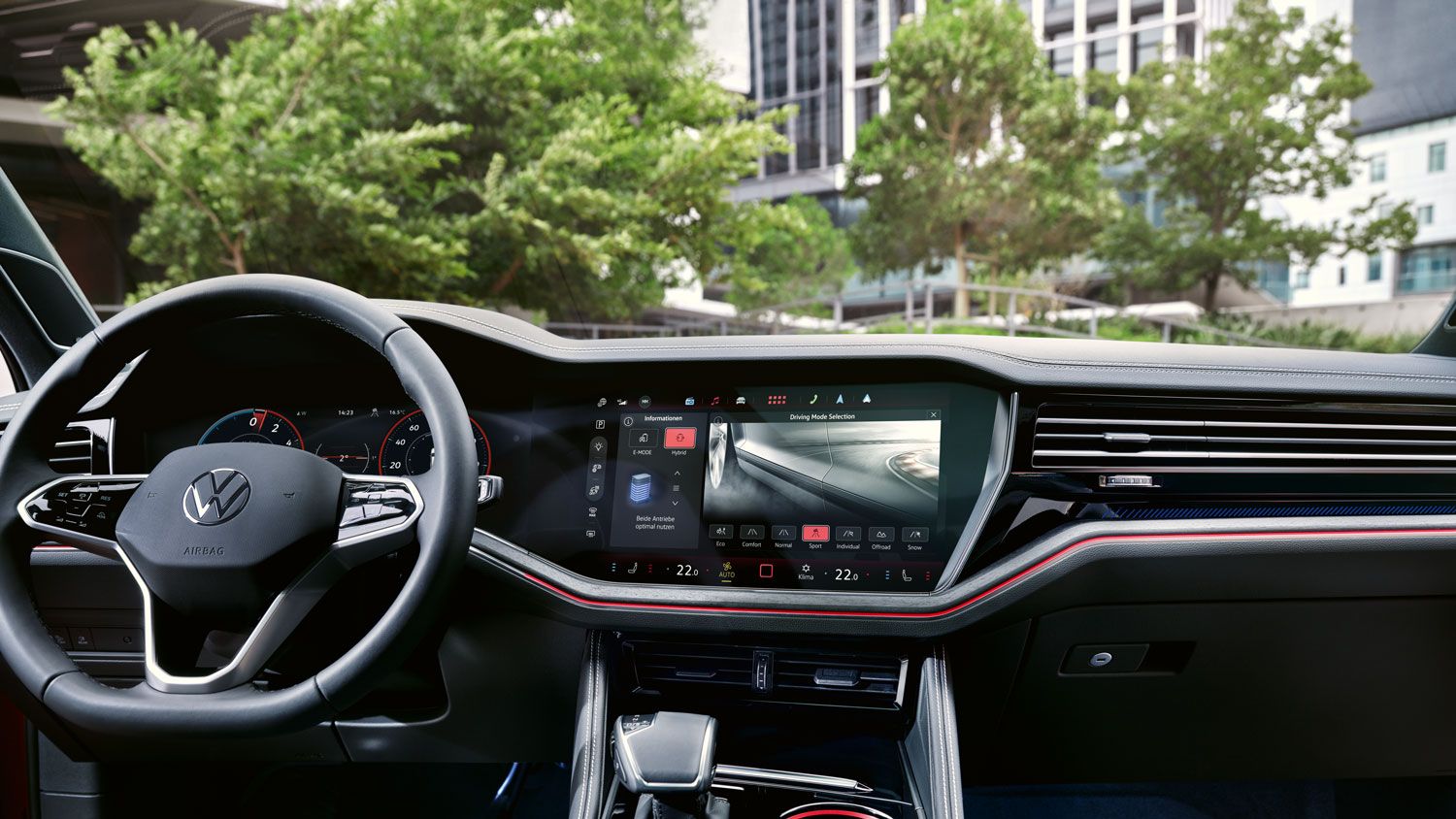 Изглед на арматурното табло на VW Touareg Elegance eHybrid, изборът на профил на шофиране може да се види на екрана.