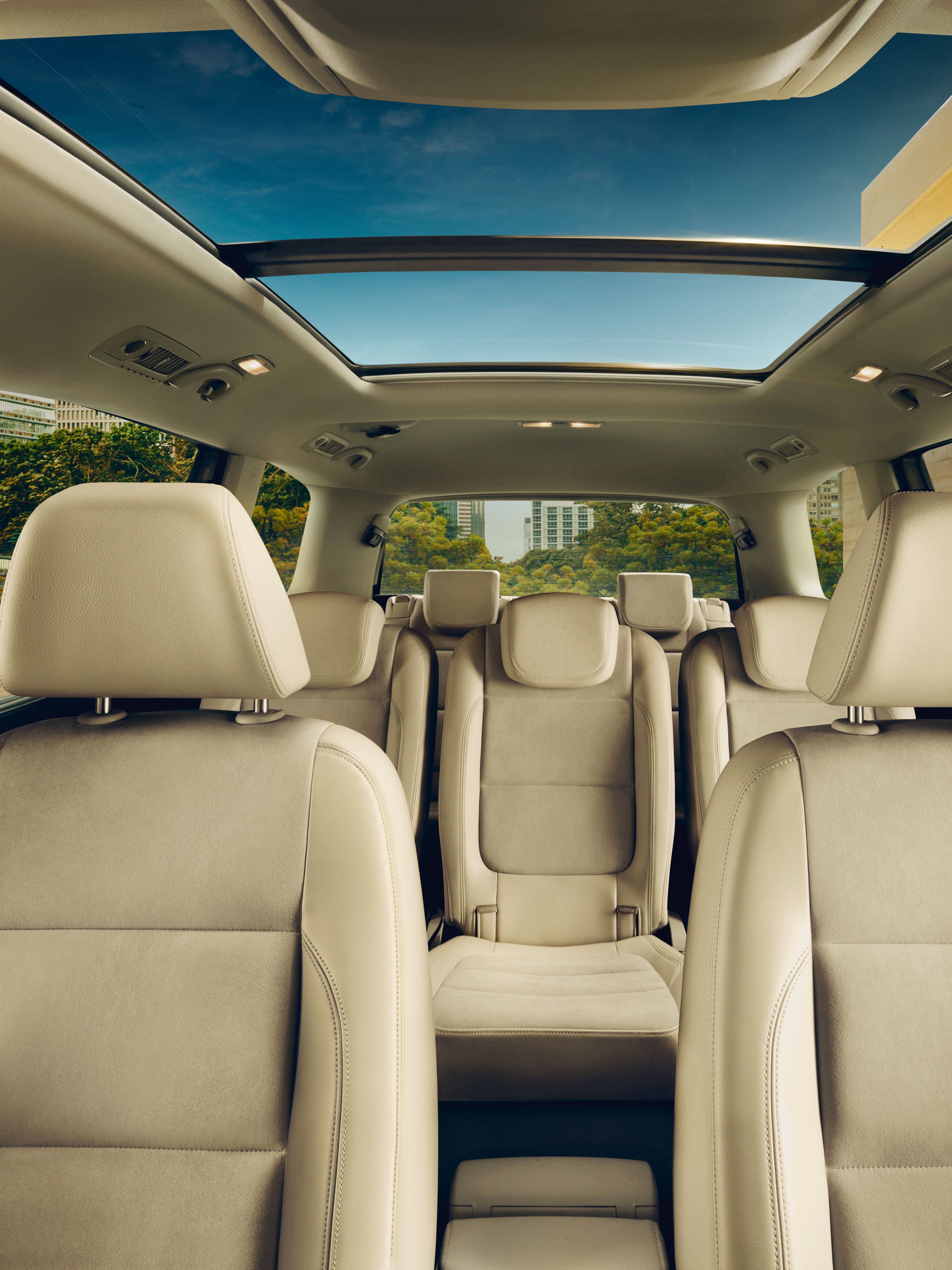 vw volkswagen sharan familienauto innen interieur
